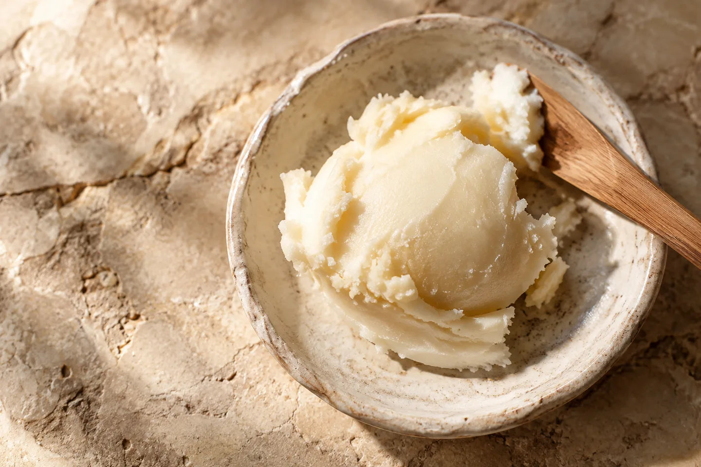 Illustrative Darstellung: Cupuaçusamenbutter in einer Schale